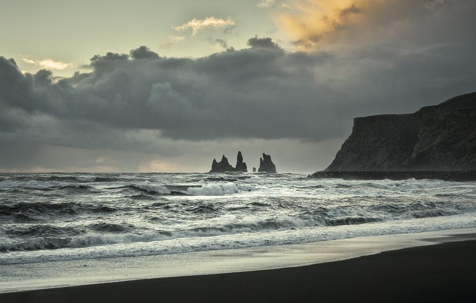 Iceland, Vík í Mýrdal, seastacks