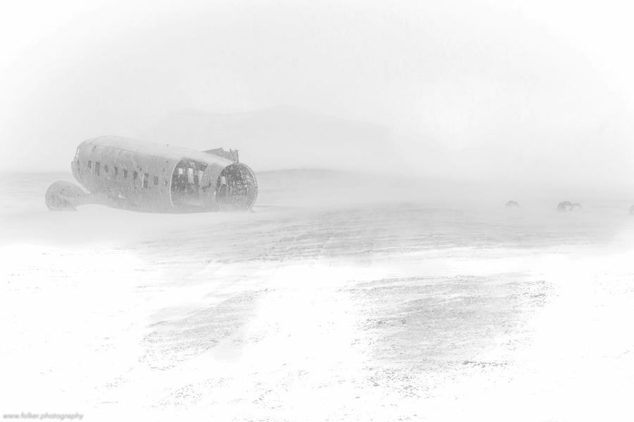 "Snow-strom power", Iceland, airplane, crashed